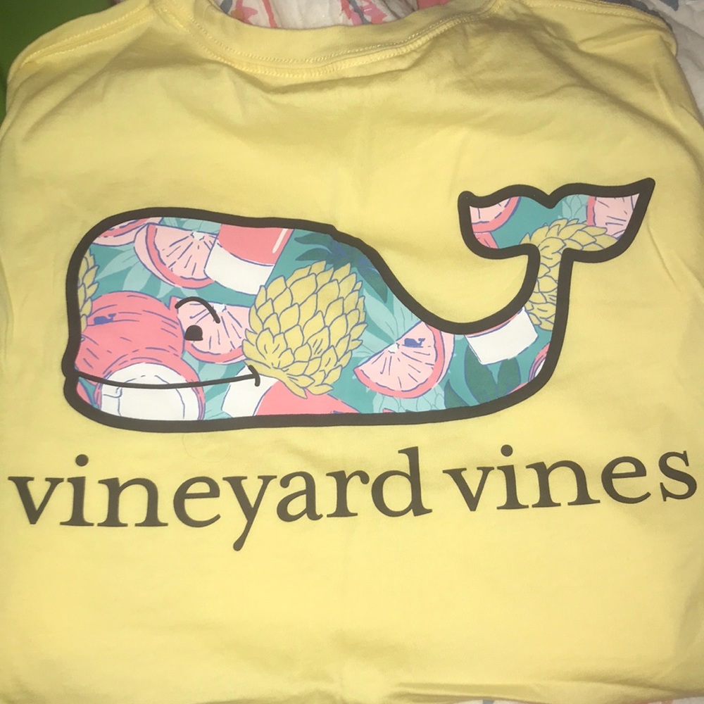 NWOT vineyard vines pocket tee